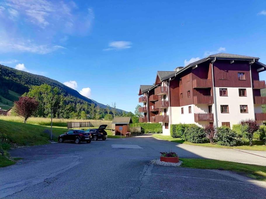Charmant Appartement Au Pied Des Pistes De Lélex Екстериор снимка